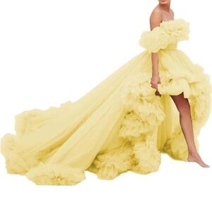 Yellow photo-shoot worthy Off-Shoulder Gown